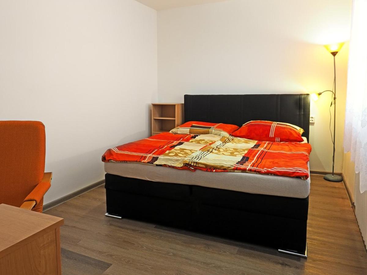 Apartamento Penzion Kendy Mistrin Exterior foto